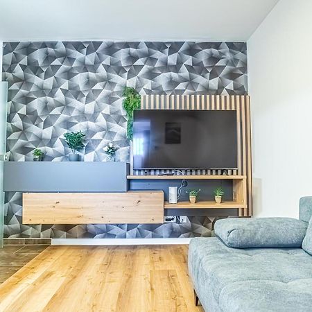 Charming 1Br And 1Lr Apt Modern Design Donaustadt Bécs Kültér fotó