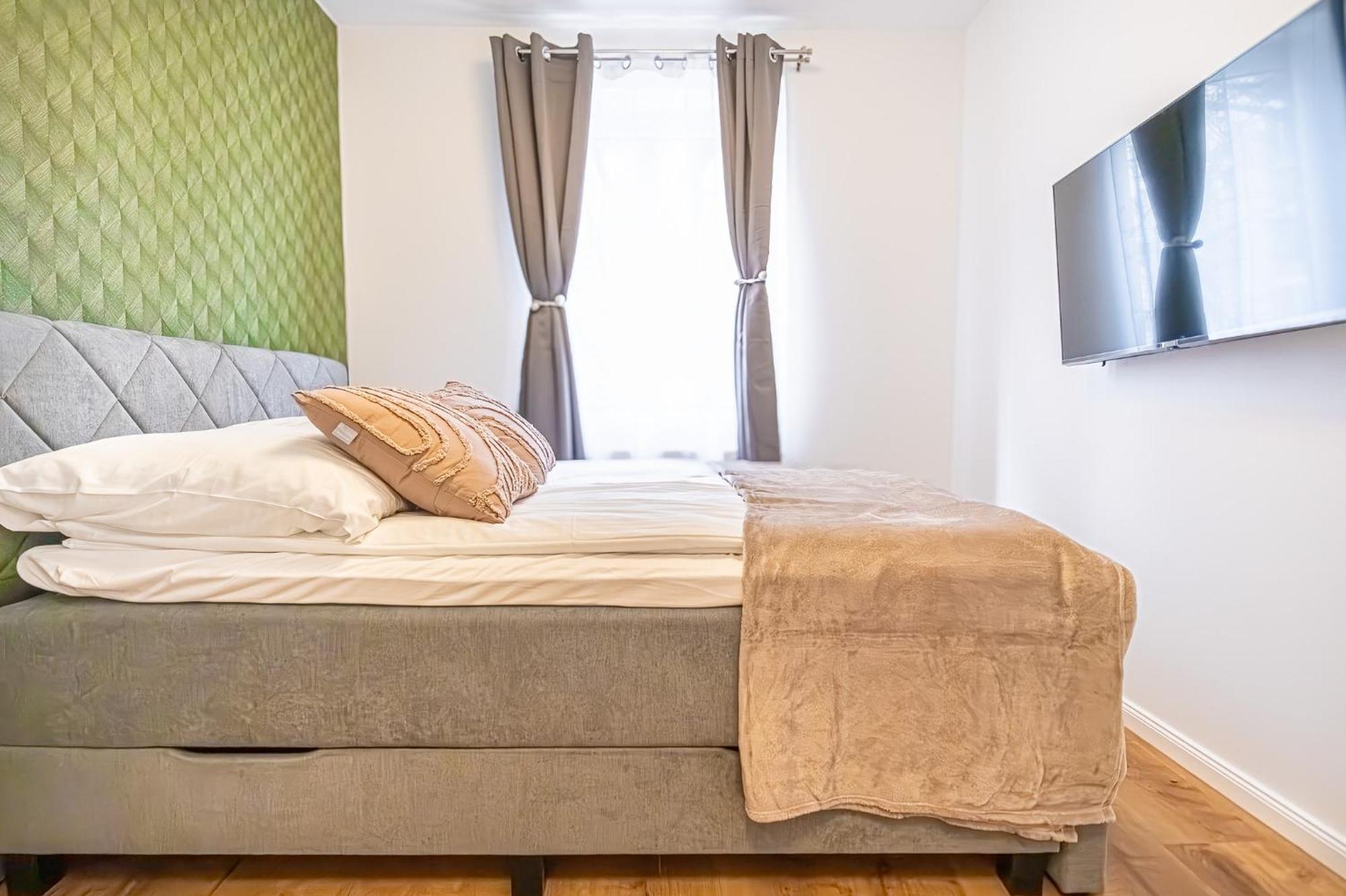 Charming 1Br And 1Lr Apt Modern Design Donaustadt Bécs Kültér fotó