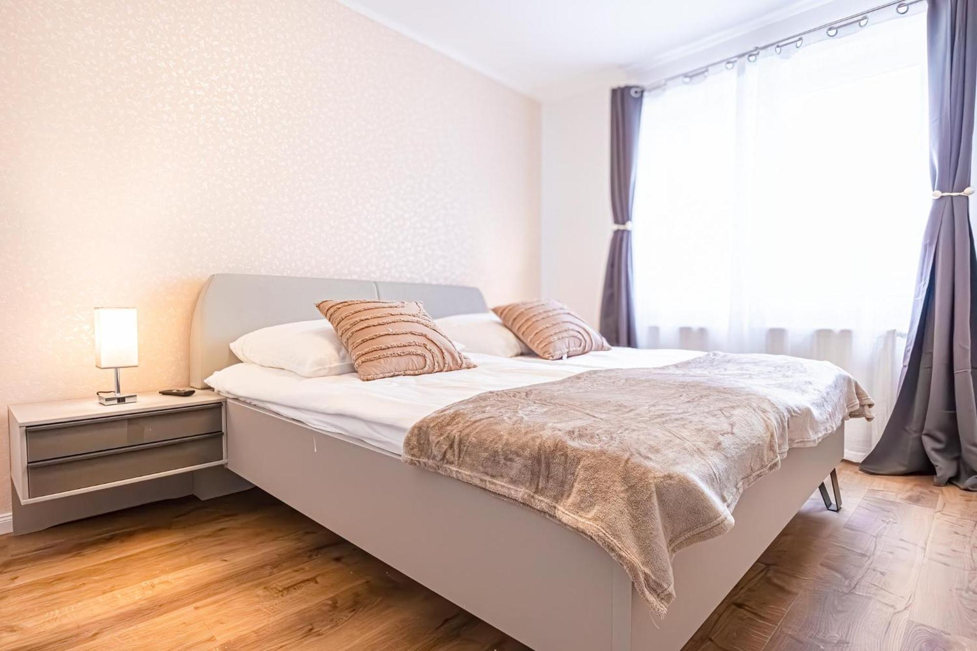 Charming 1Br And 1Lr Apt Modern Design Donaustadt Bécs Kültér fotó