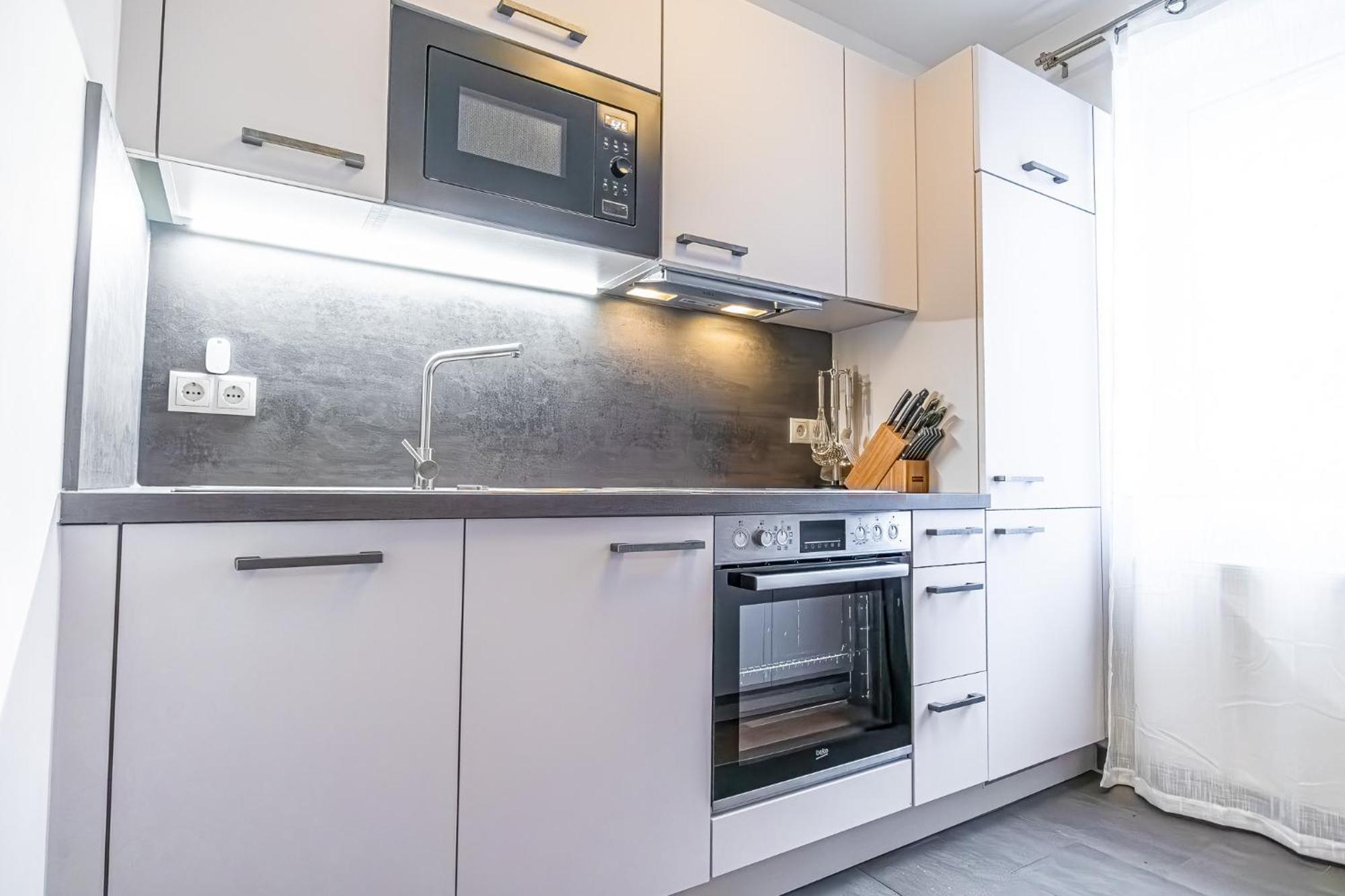 Charming 1Br And 1Lr Apt Modern Design Donaustadt Bécs Kültér fotó