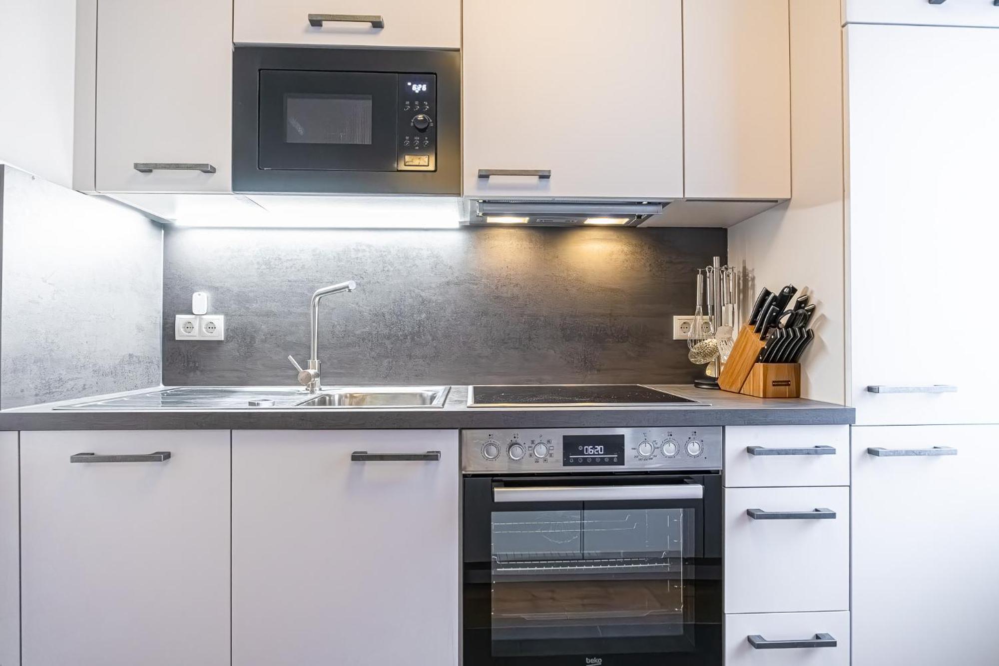 Charming 1Br And 1Lr Apt Modern Design Donaustadt Bécs Kültér fotó
