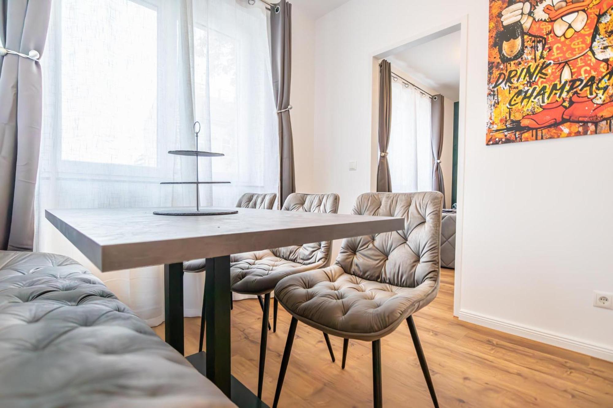 Charming 1Br And 1Lr Apt Modern Design Donaustadt Bécs Kültér fotó