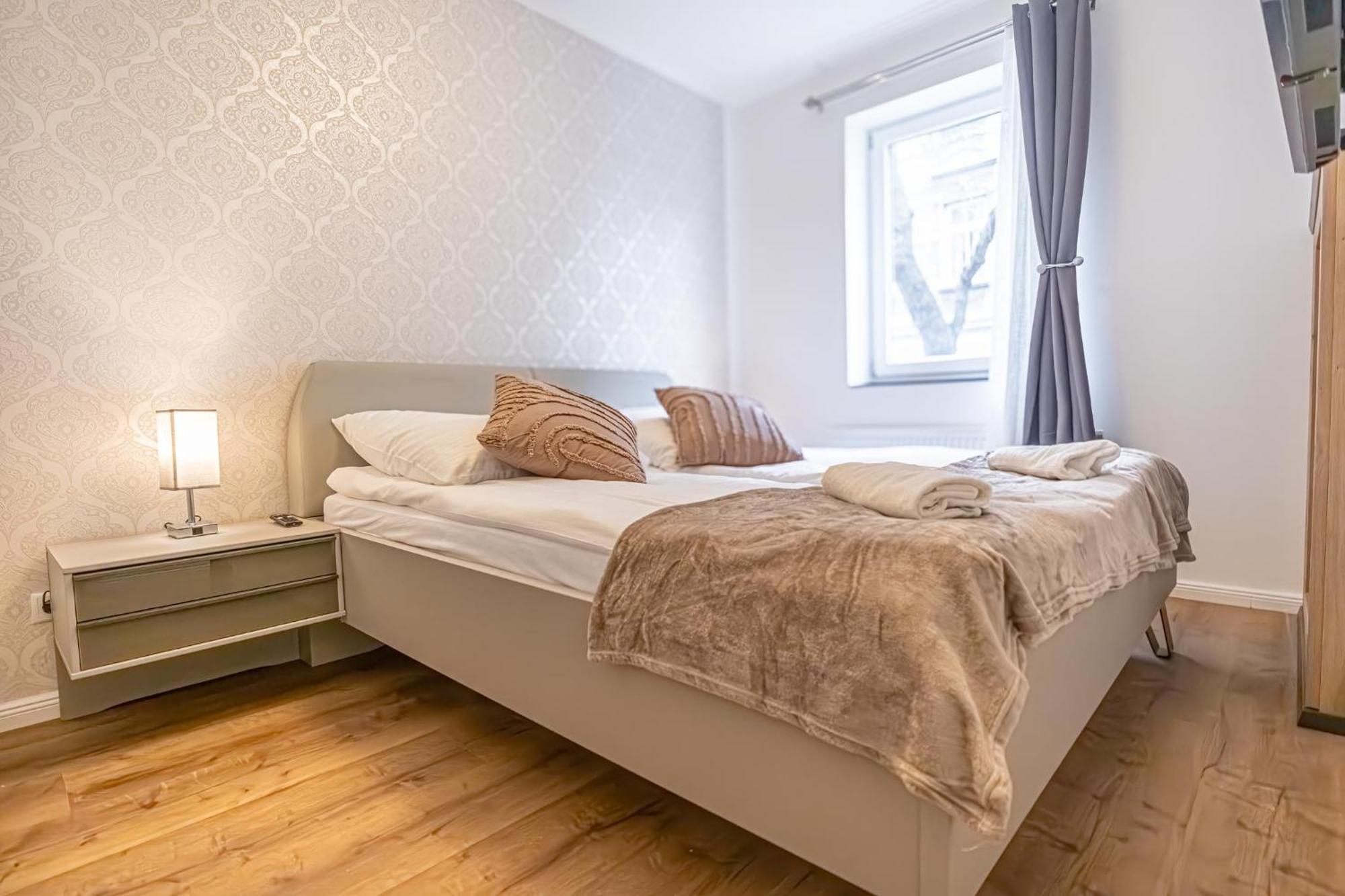 Charming 1Br And 1Lr Apt Modern Design Donaustadt Bécs Kültér fotó