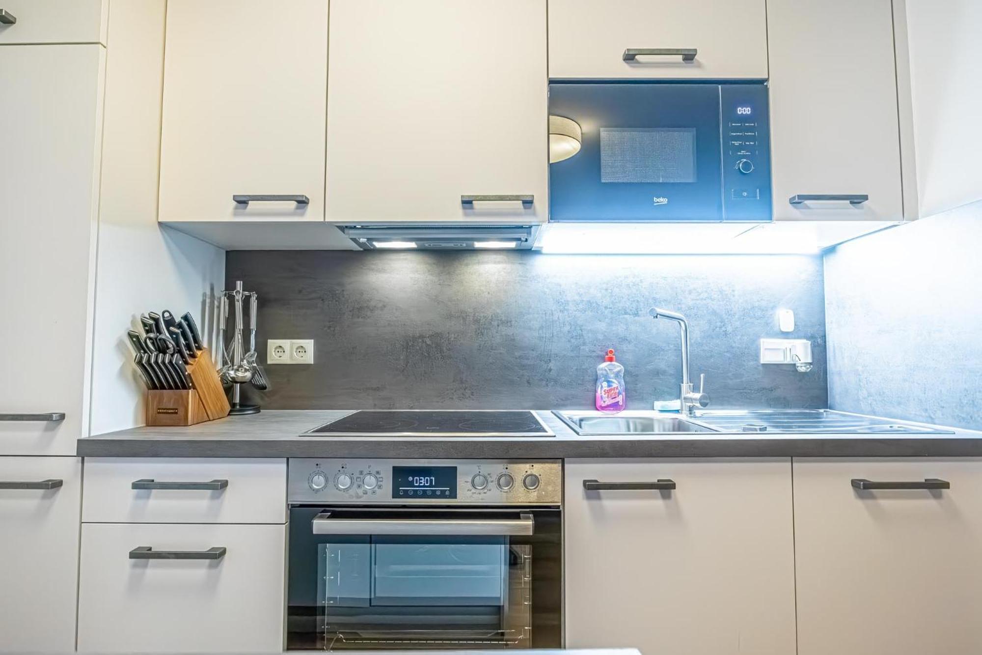 Charming 1Br And 1Lr Apt Modern Design Donaustadt Bécs Kültér fotó