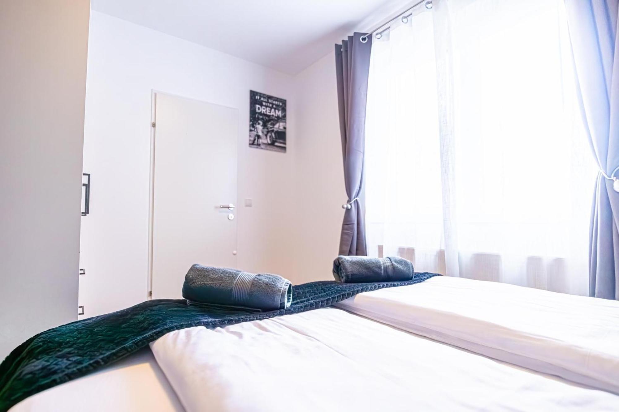 Charming 1Br And 1Lr Apt Modern Design Donaustadt Bécs Kültér fotó